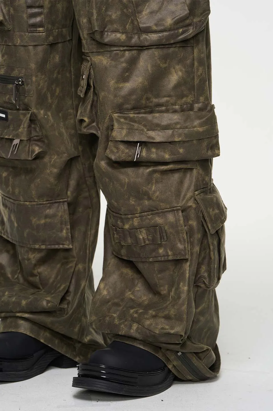 Multi-pocket embroidered straight pants