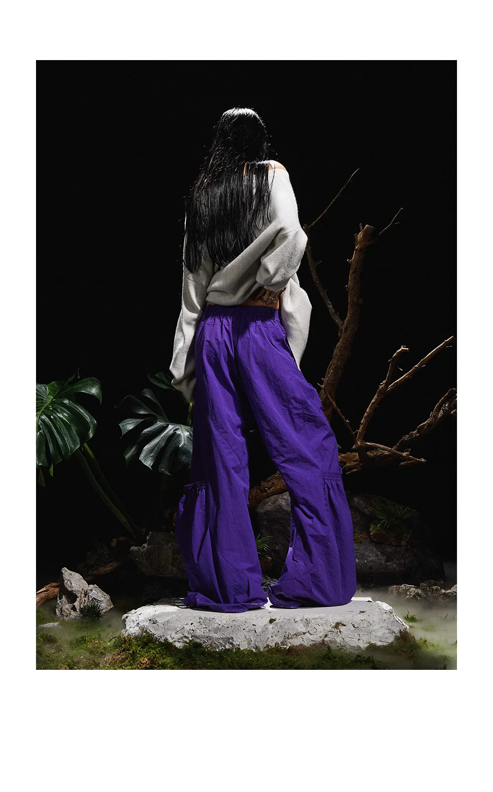 Multi-pocket pleated scimitar nylon pants