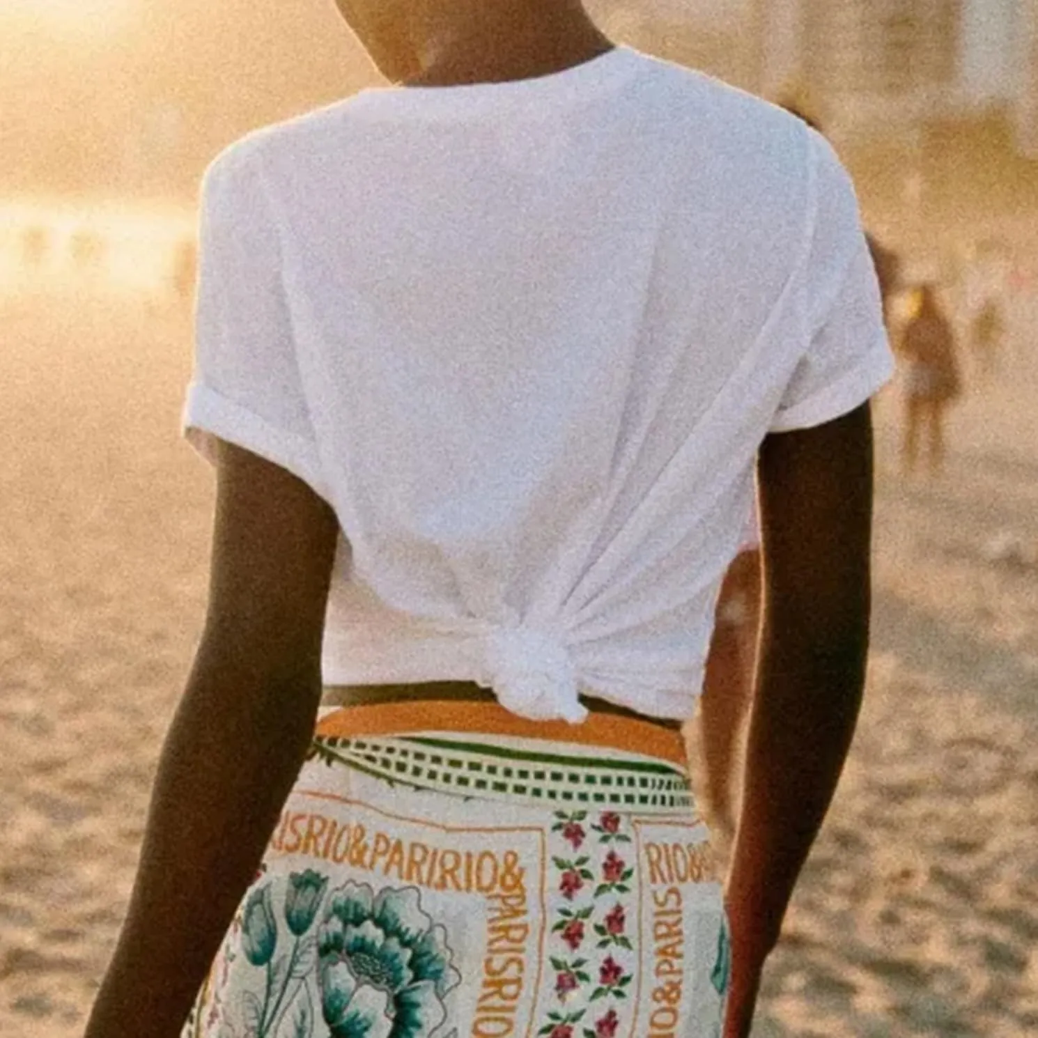 Womens Floral T Shirts Casual Boho Summer Tee Short Sleeve Oversized Beach Outfits Casual Tropical White T-Shirt